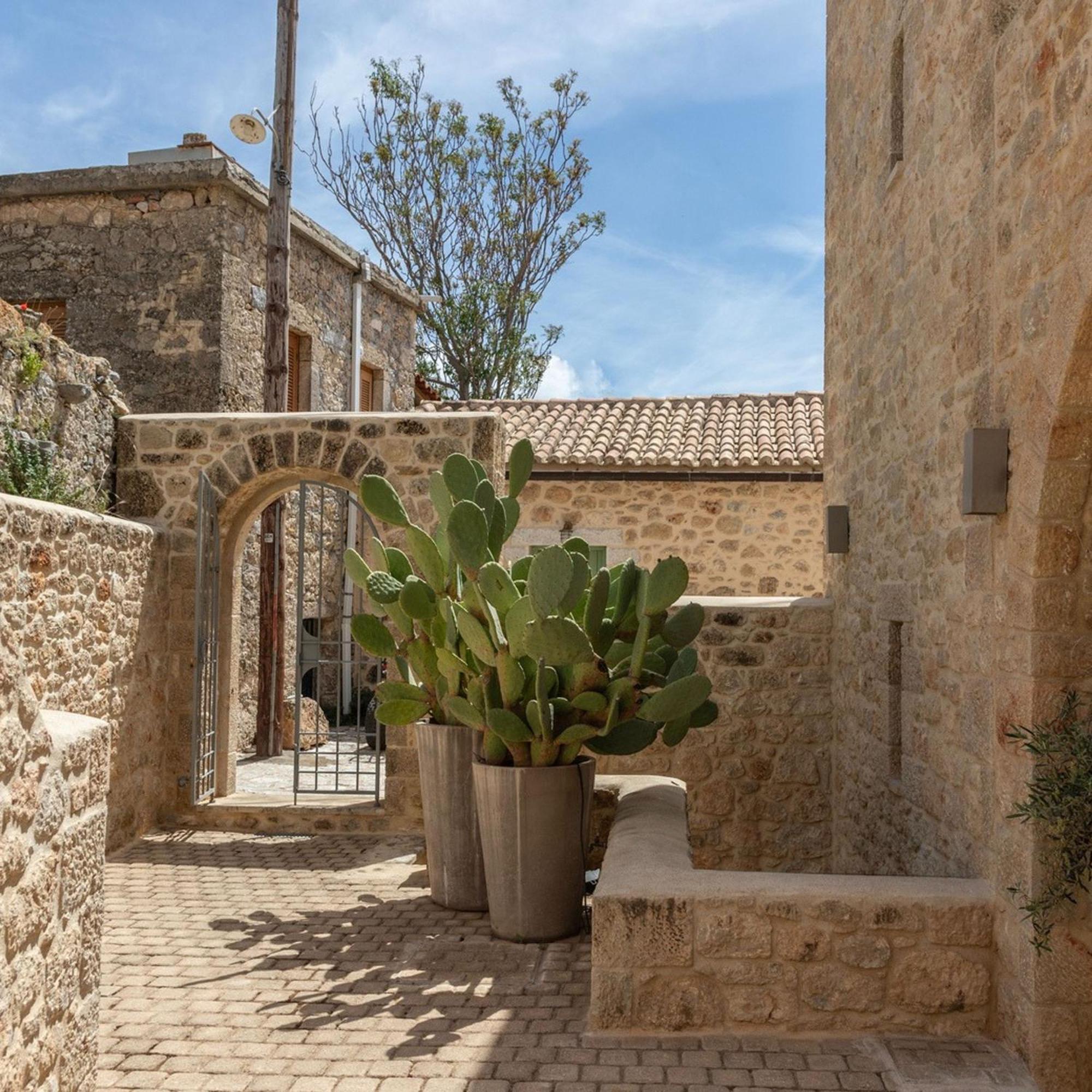 Korona Boutique Hotel Итило Екстериор снимка