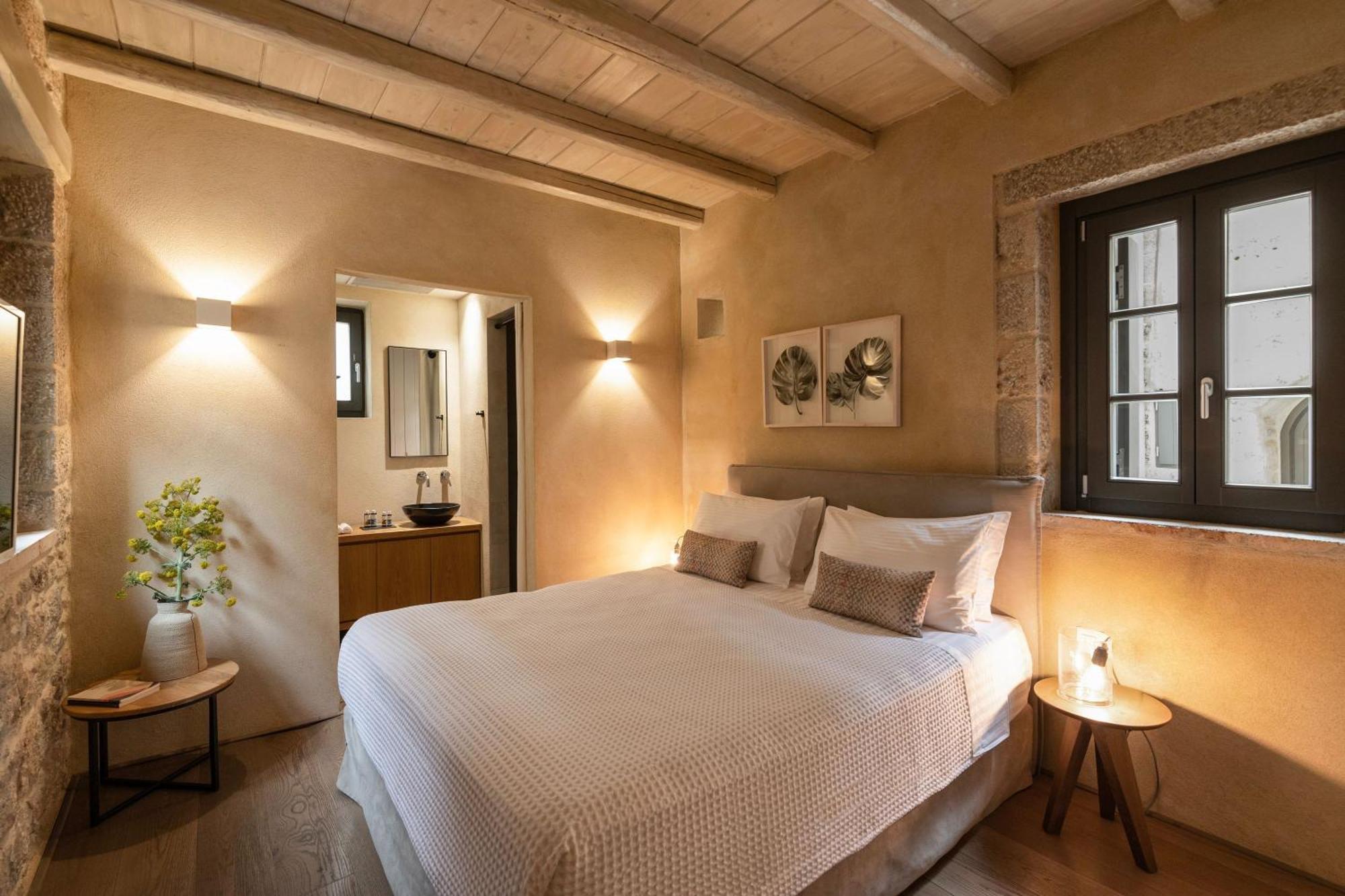 Korona Boutique Hotel Итило Екстериор снимка