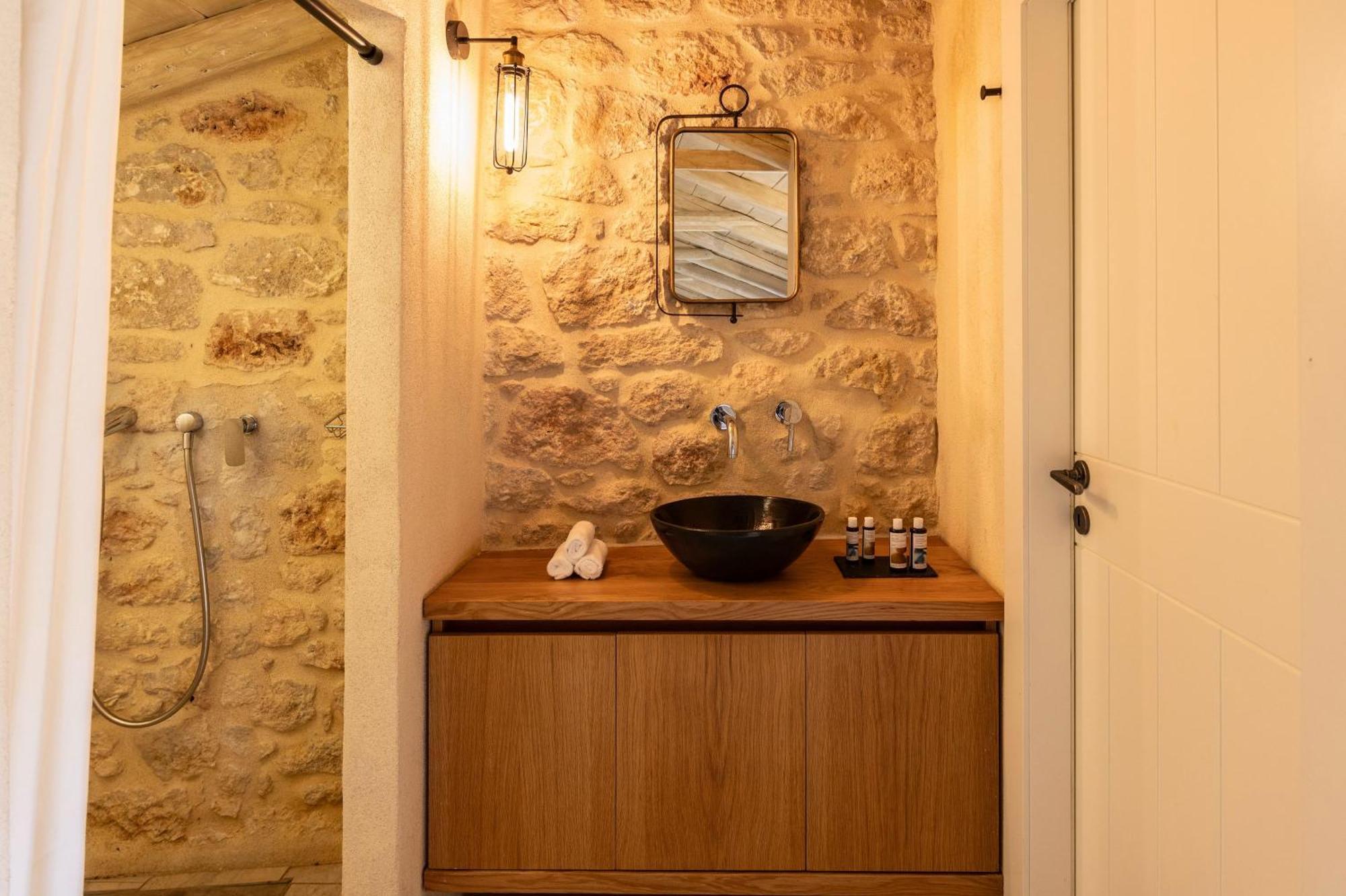 Korona Boutique Hotel Итило Екстериор снимка