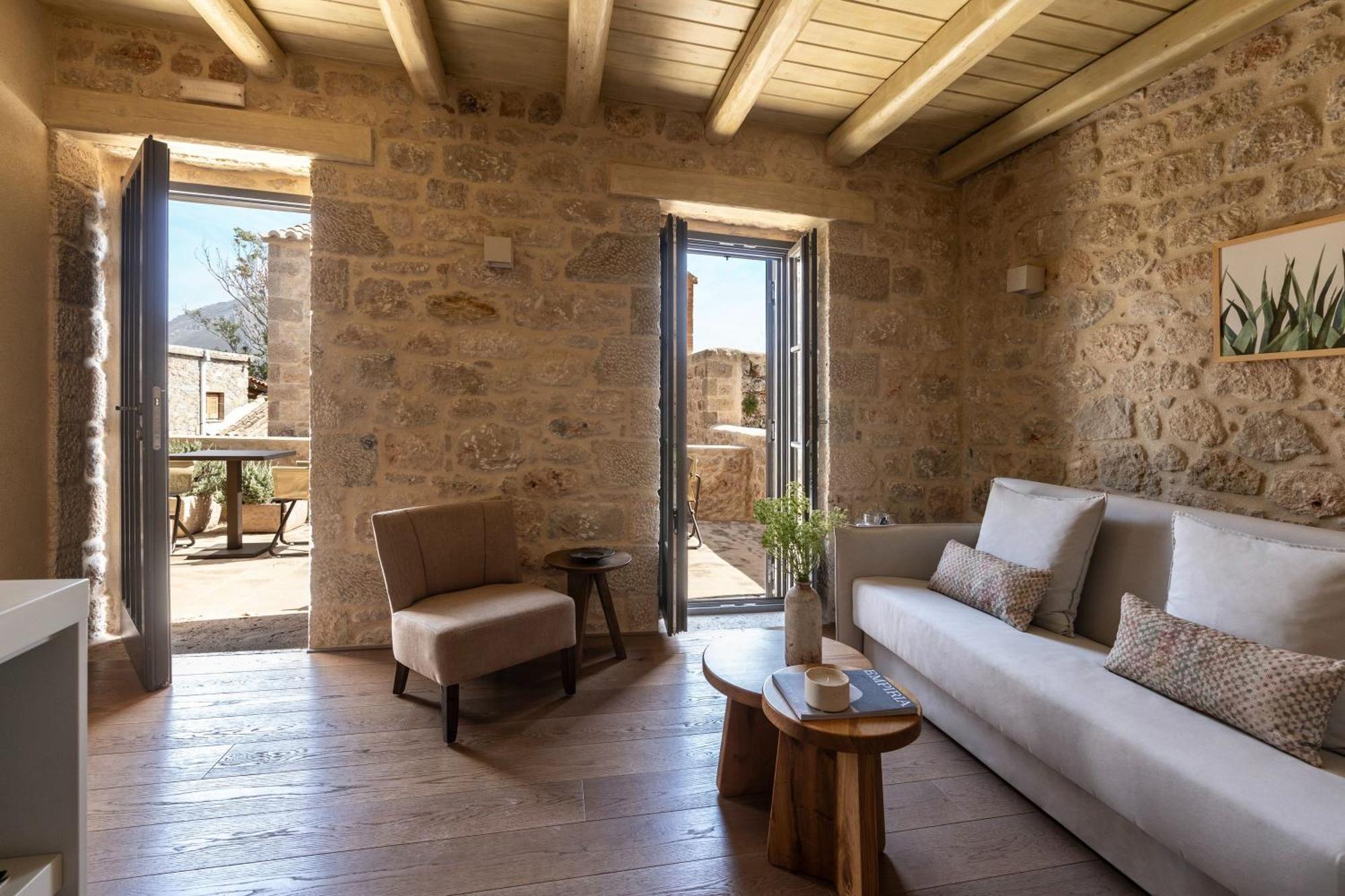 Korona Boutique Hotel Итило Екстериор снимка