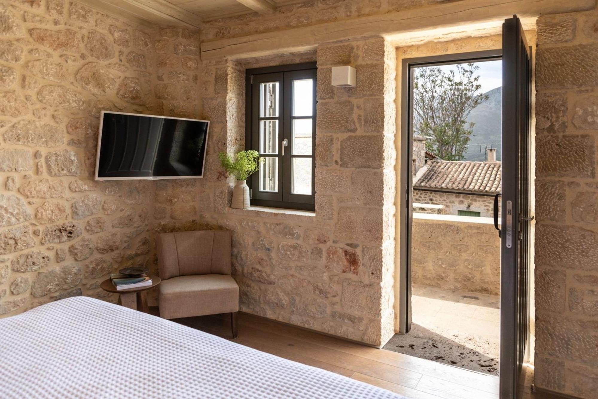 Korona Boutique Hotel Итило Екстериор снимка