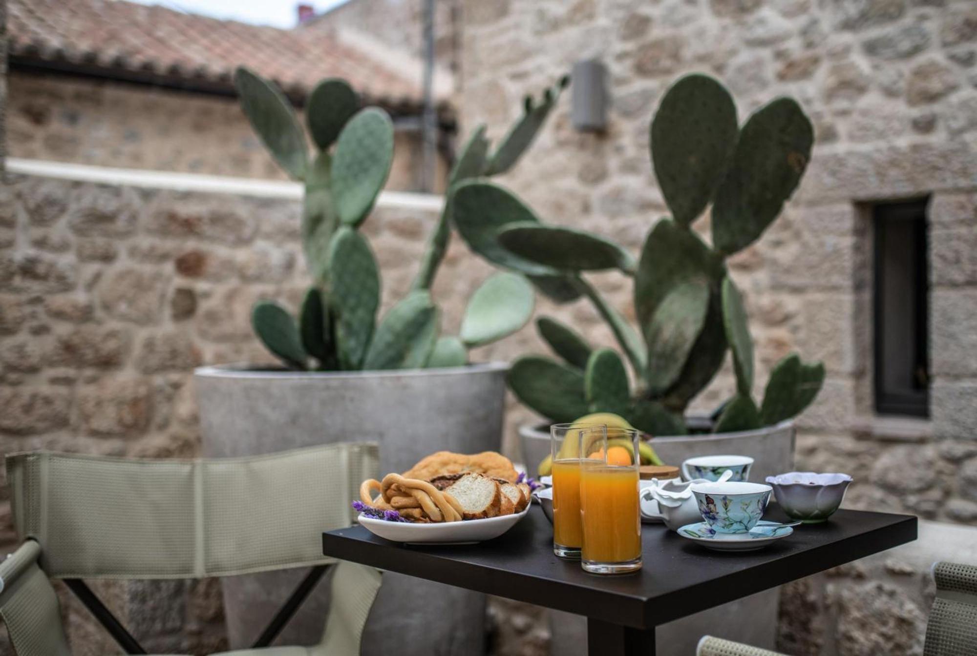 Korona Boutique Hotel Итило Екстериор снимка
