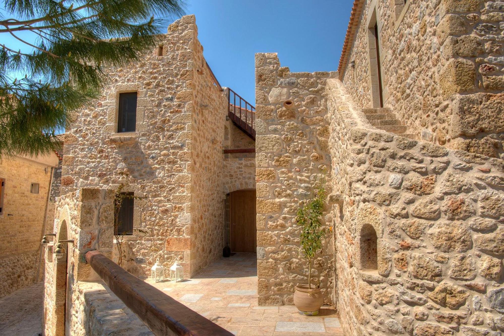 Korona Boutique Hotel Итило Екстериор снимка